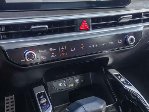 Certified 2024 Kia Sorento SX AWD/4WD image 21