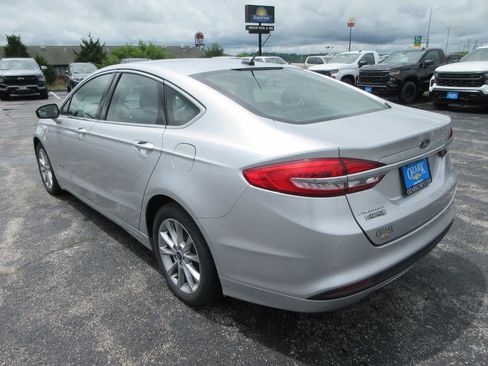 Used 2017 Ford Fusion Energi SE FWD image 3