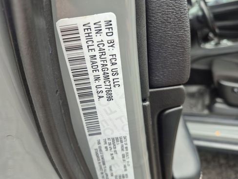 Used 2021 Jeep Grand Cherokee Freedom Edition AWD/4WD image 36