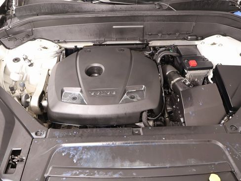 Used 2022 Volvo XC90 T5 Momentum image 21