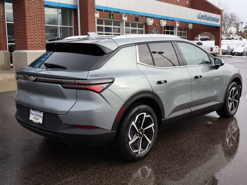 New 2026 Chevrolet Equinox EV LT image 32