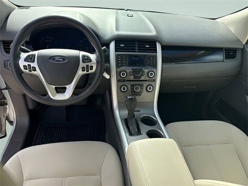 Used 2013 Ford Edge SE image 16