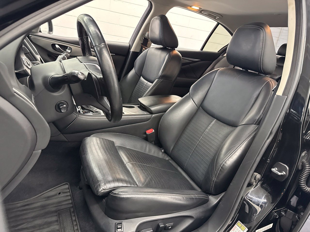 Used 2018 INFINITI Q50 Sport w/ Sensory Package (Sport) AWD/4WD image 14
