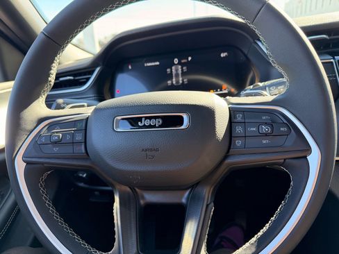 New 2026 Jeep Grand Cherokee Laredo AWD/4WD image 11
