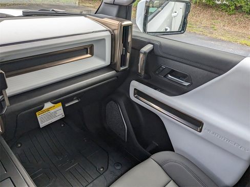 New 2025 GMC Hummer EV 2X image 18