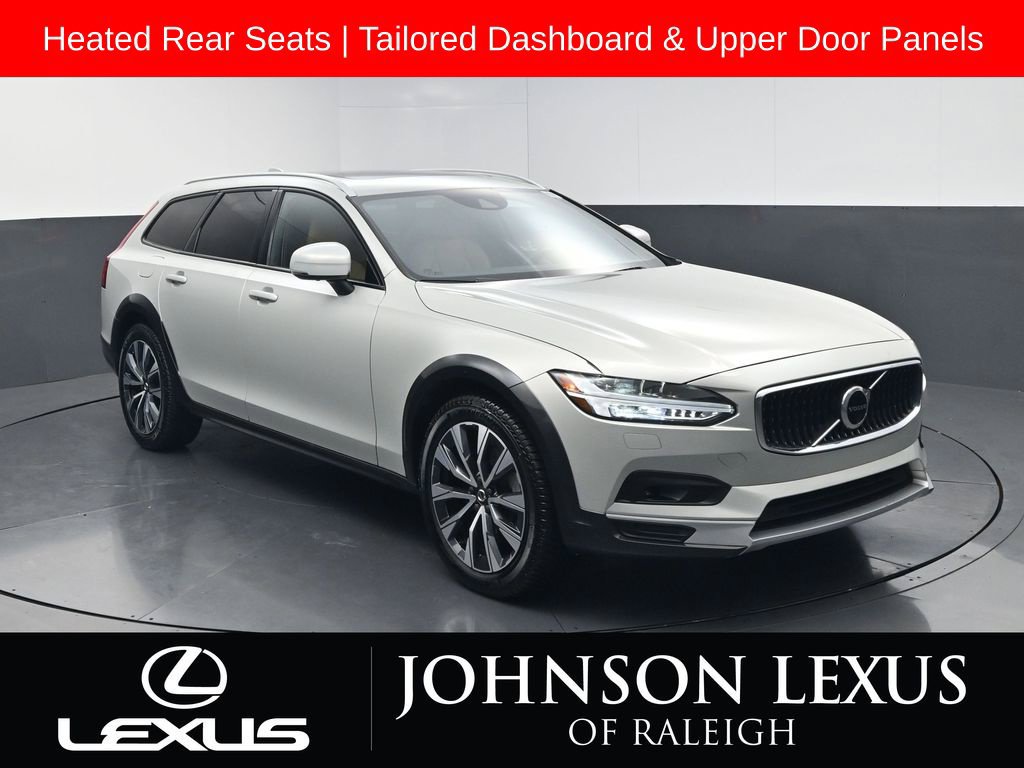 Used 2021 Volvo V90 T6 Cross Country AWD/4WD image 3