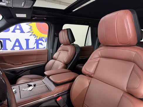 New 2026 Lincoln Navigator Reserve AWD/4WD image 9