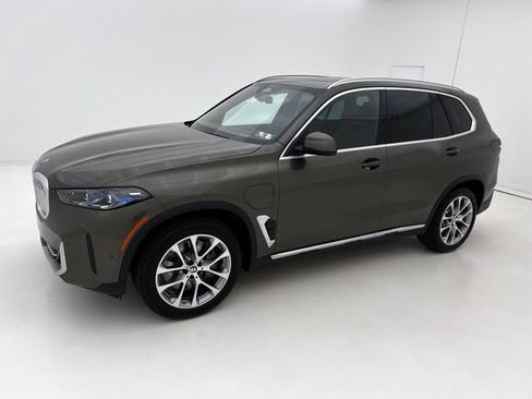 Used 2026 BMW X5 xDrive50e w/ Climate Comfort Package AWD/4WD image 2