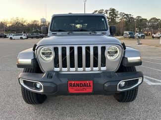 Used 2020 Jeep Gladiator Overland video 2