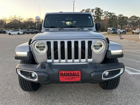 Used 2020 Jeep Gladiator Overland image 2