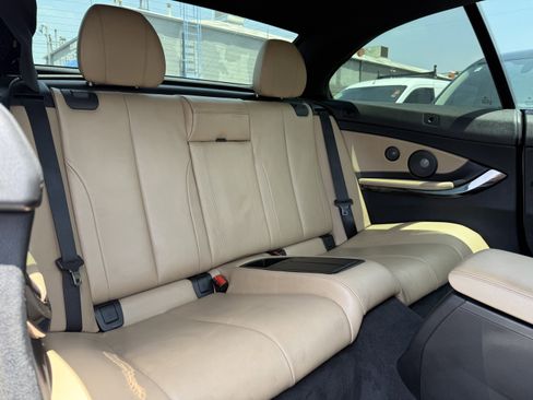 Used 2016 BMW M4 Convertible image 15