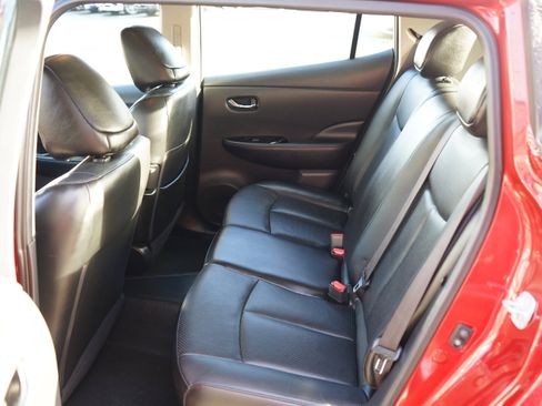 Used 2015 Nissan Leaf SL w/ Premium Package image 17