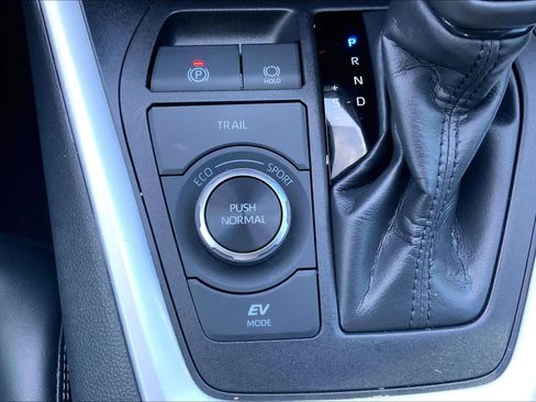 Used 2024 Toyota RAV4 XLE Premium image 70