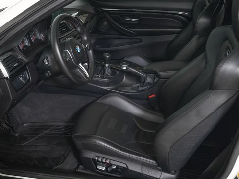 Used 2018 BMW M4 Coupe RWD image 11