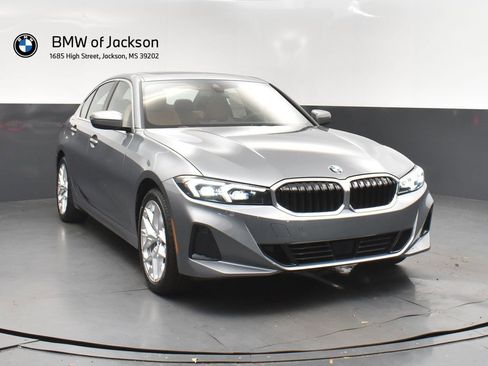 New 2026 BMW 330i Sedan w/ Convenience Package RWD image 9