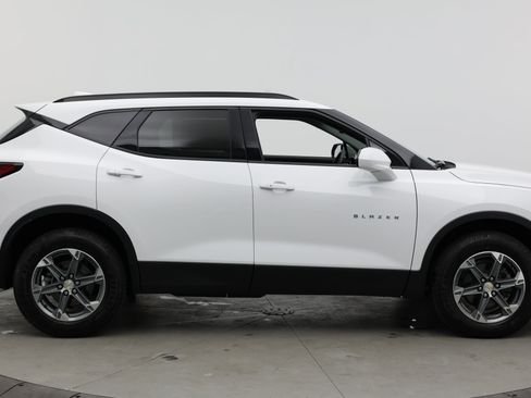 Used 2024 Chevrolet Blazer LT w/ Convenience Package FWD image 8