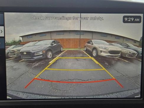 Certified 2025 Hyundai Elantra SE FWD image 18