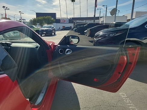 Used 2016 Nissan 370Z Coupe image 9