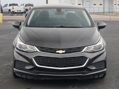 Used 2017 Chevrolet Cruze LT w/ Convenience Package image 18