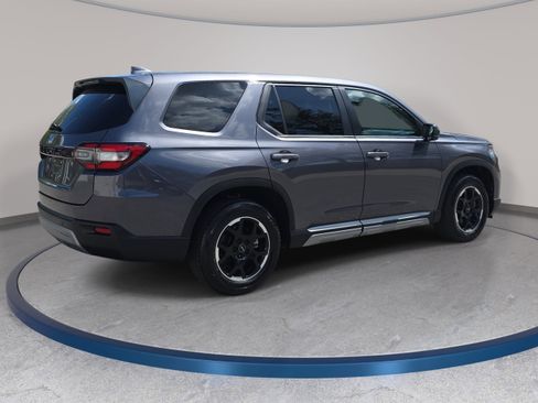 Used 2025 Honda Pilot EX-L image 5