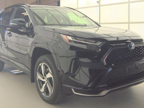 Used 2024 Toyota RAV4 SE w/ Weather & Moonroof Package AWD/4WD image 2