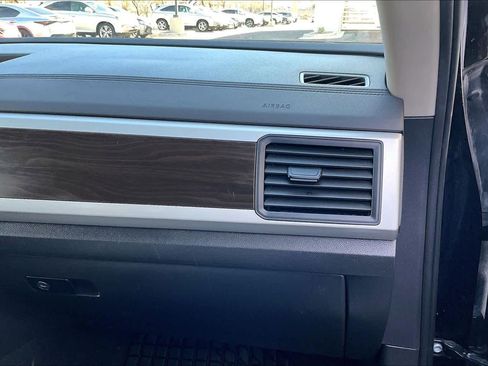 Used 2021 Volkswagen Atlas SE image 18