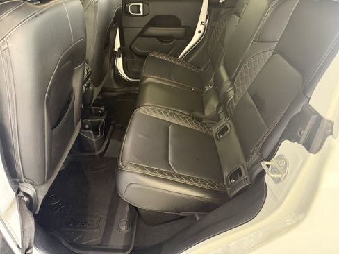 Used 2021 Jeep Gladiator Overland AWD/4WD image 21