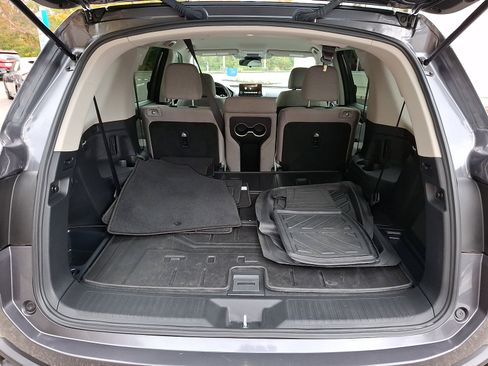 Used 2023 Honda Pilot LX image 29