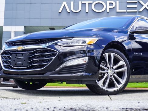Used 2024 Chevrolet Malibu LT FWD image 2