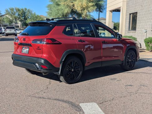 Used 2024 Toyota Corolla Cross SE w/ Moonroof Package image 3