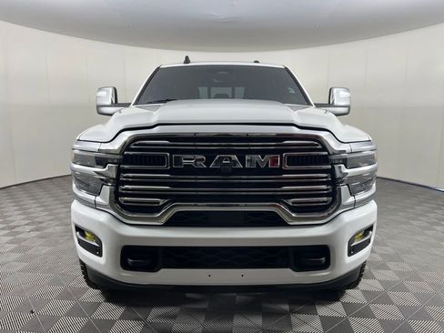 Used 2025 RAM 2500 Laramie AWD/4WD image 2