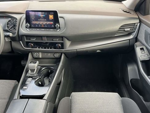 Used 2023 Nissan Rogue SV image 18