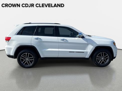 Used 2017 Jeep Grand Cherokee Limited w/ Luxury Group II RWD image 3