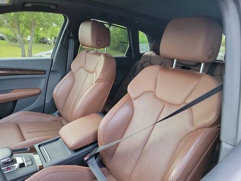 Used 2020 Audi Q5 2.0T Premium Plus w/ Premium Plus Package image 13