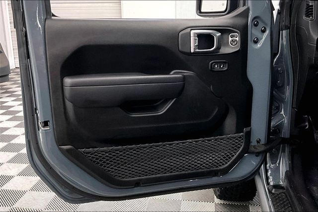 Used 2024 Jeep Wrangler Rubicon w/ Capability Package AWD/4WD image 19