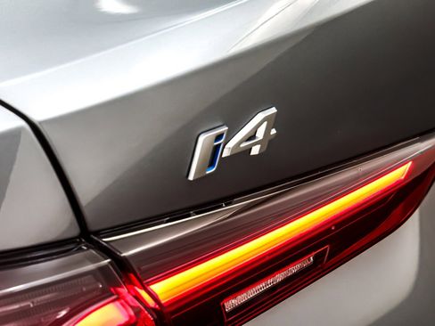 Used 2025 BMW i4 eDrive40 w/ Parking Assistance Package image 9