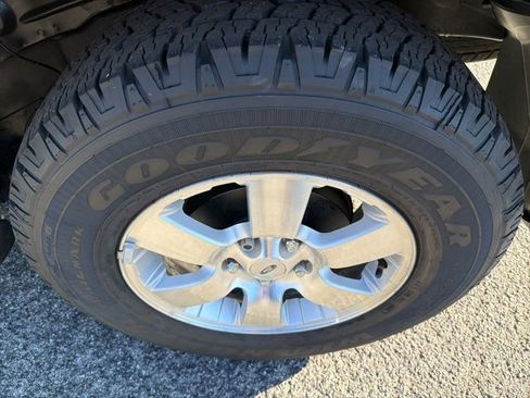 Used 2010 Ford Escape Limited image 23