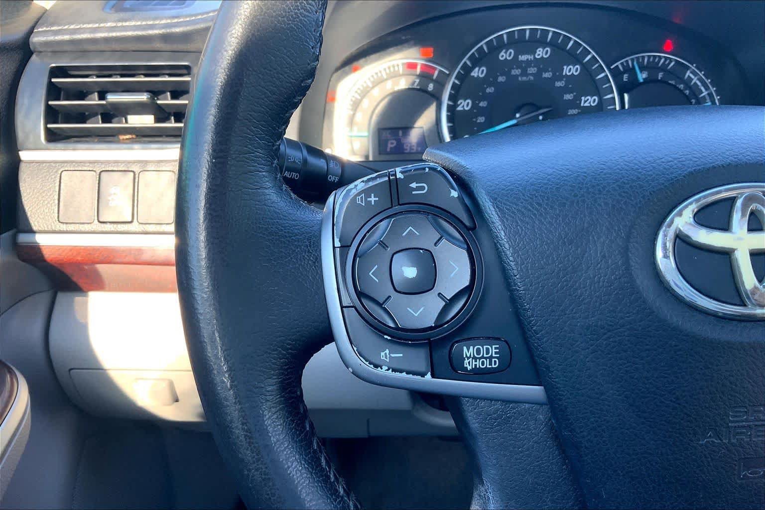 Used 2012 Toyota Camry XLE FWD image 22