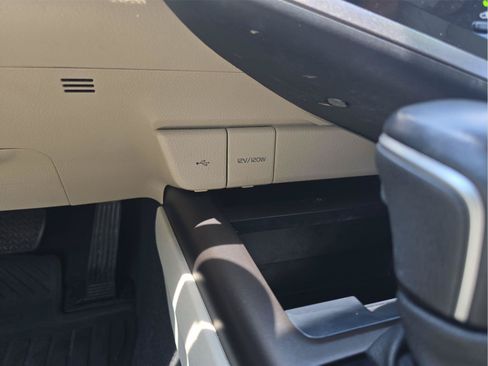 Used 2022 Toyota Camry XLE FWD image 24