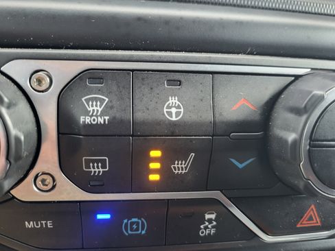 Used 2021 Jeep Wrangler Unlimited Sahara w/ Cold Weather Group image 32