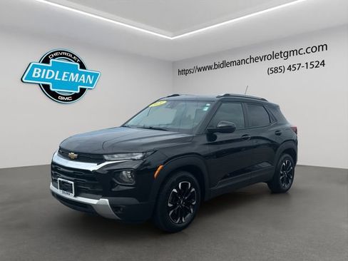 Used 2021 Chevrolet TrailBlazer LT w/ Convenience Package FWD image 3
