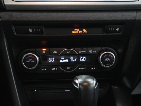 Used 2014 MAZDA MAZDA3 s Grand Touring w/ Technology Package FWD image 17