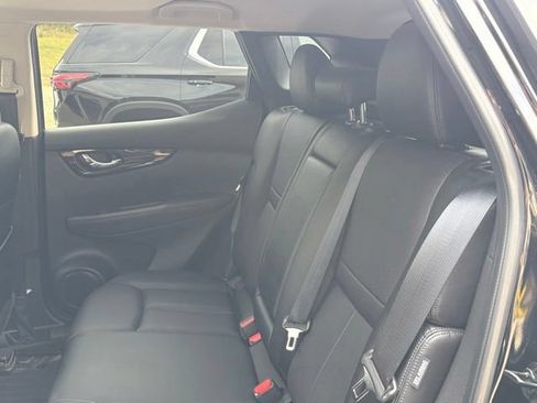 Used 2022 Nissan Rogue Sport SL w/ Premium Package FWD image 12