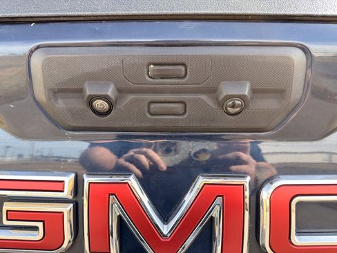 Used 2022 GMC Sierra 2500 SLT w/ SLT Convenience Package image 50