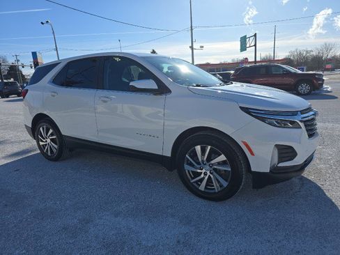 Used 2024 Chevrolet Equinox LT image 1
