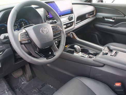 Used 2026 Toyota Grand Highlander AWD Hybrid image 14