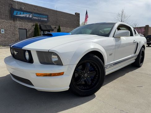 Used 2007 Ford Mustang GT image 1