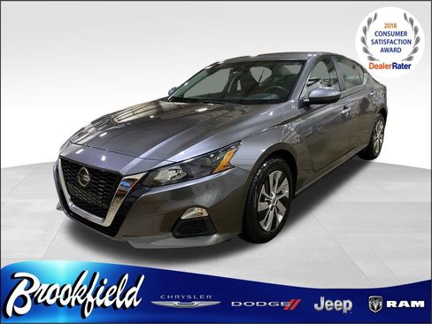 Used 2022 Nissan Altima 2.5 S FWD image 3