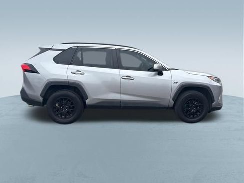 Used 2020 Toyota RAV4 XLE image 9