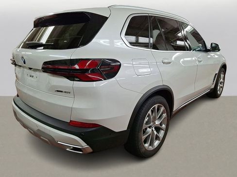 Certified 2024 BMW X5 xDrive40i w/ Premium Package AWD/4WD image 4